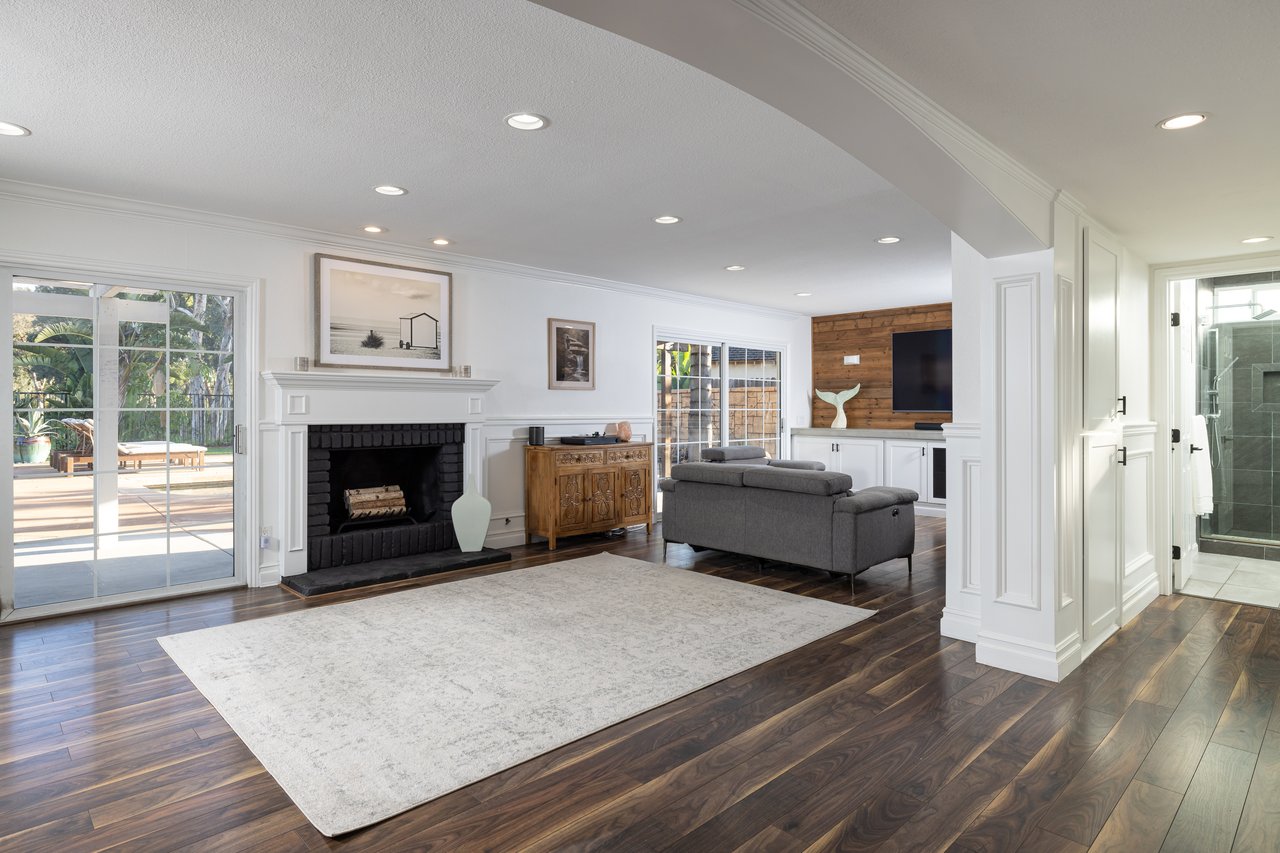 23965 Carrillo Dr