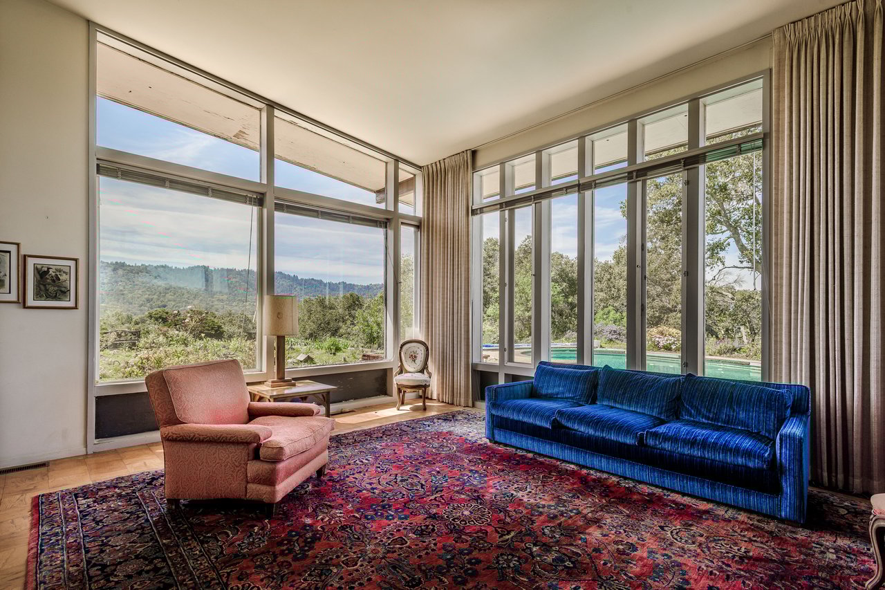 Stunning Mountain and Bay Views