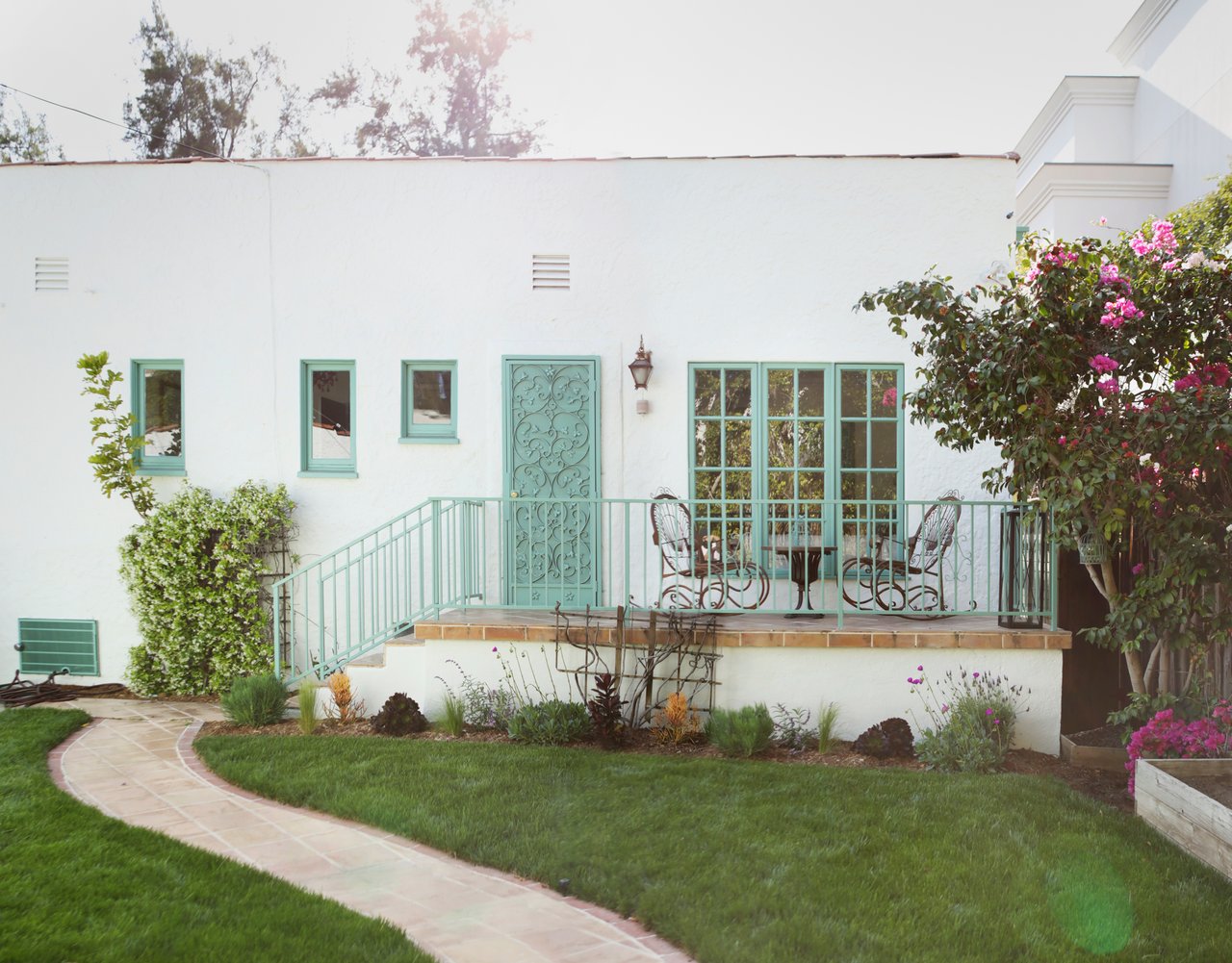 Casa Serena, N La Peer Dr, 90048