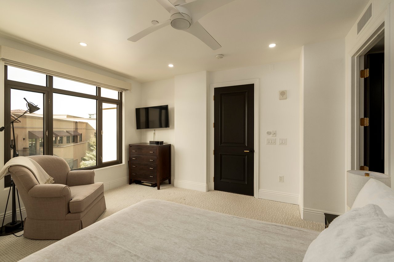 7175 E CAMELBACK Road, 401