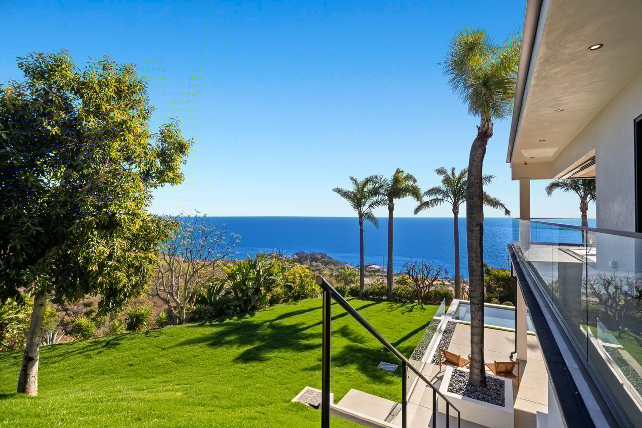 4732 Avenida Del Mar