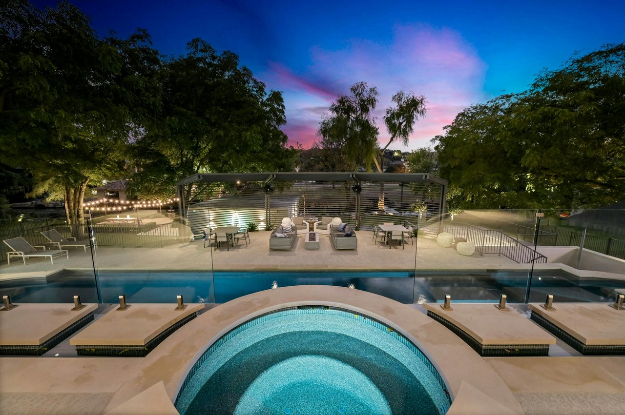 4705 & 4709 Island CV