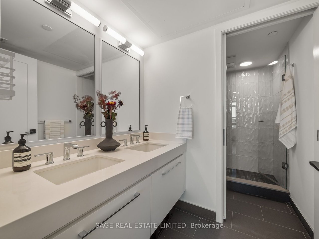 THE CARVALO ON COLLEGE PENTHOUSE