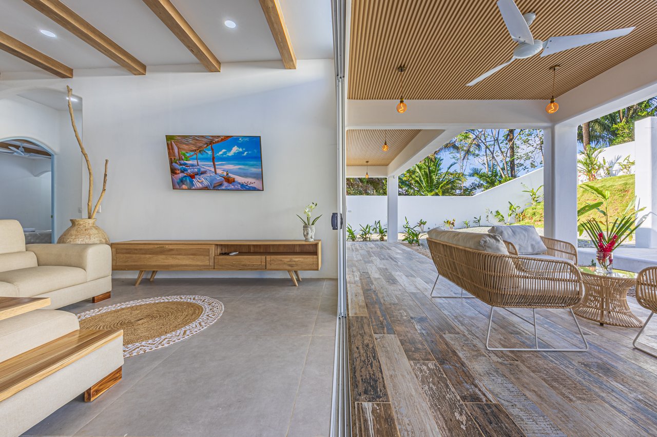 Villa Pacífica – Elegancia, Privacidad y Confort en Uvita  