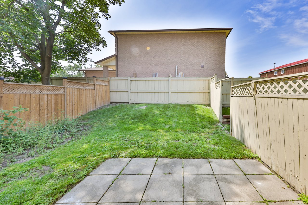 2-4635 Regents Terrace, Mississauga