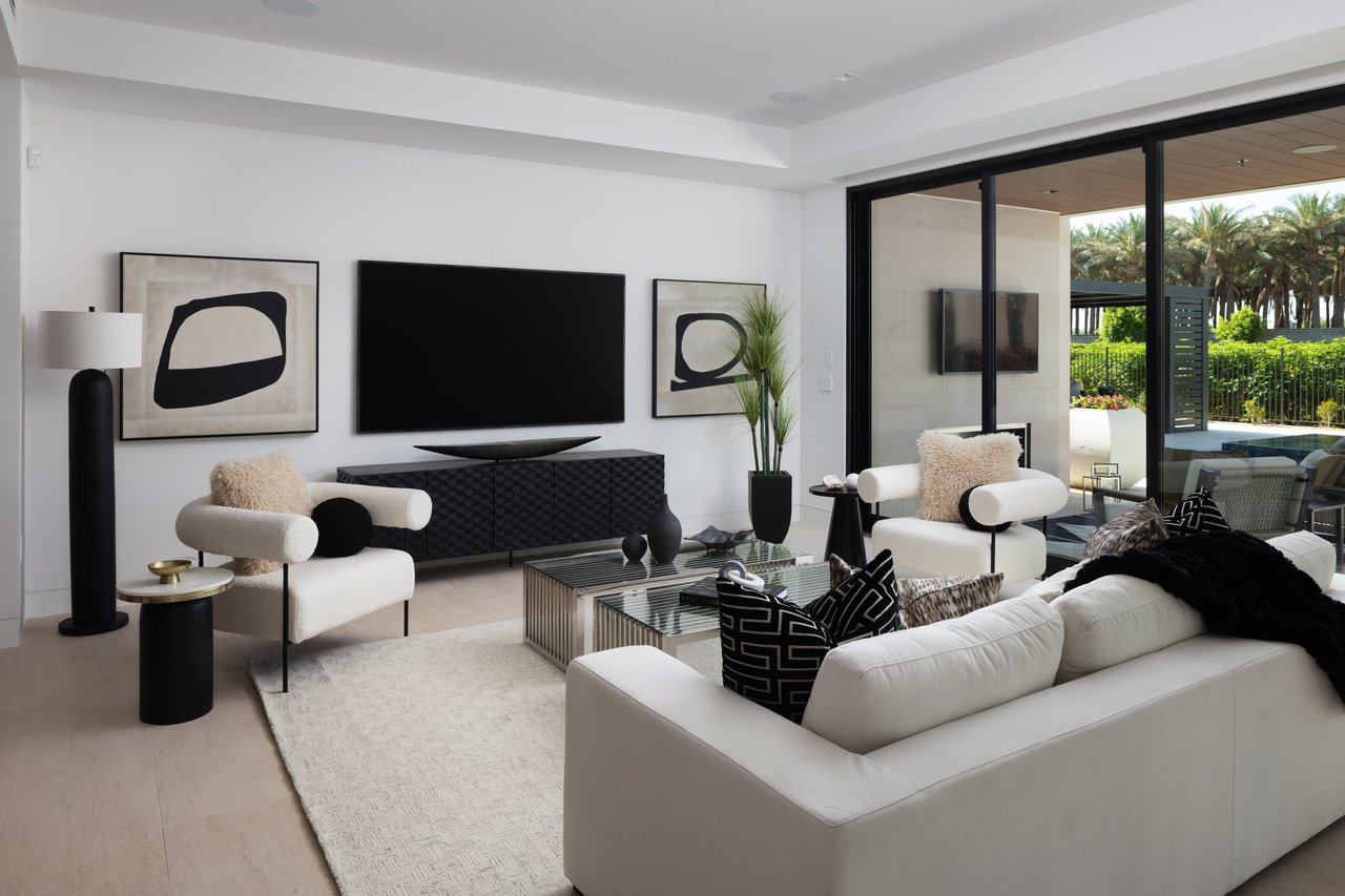 6587 N PALMERAIE Boulevard, 1050