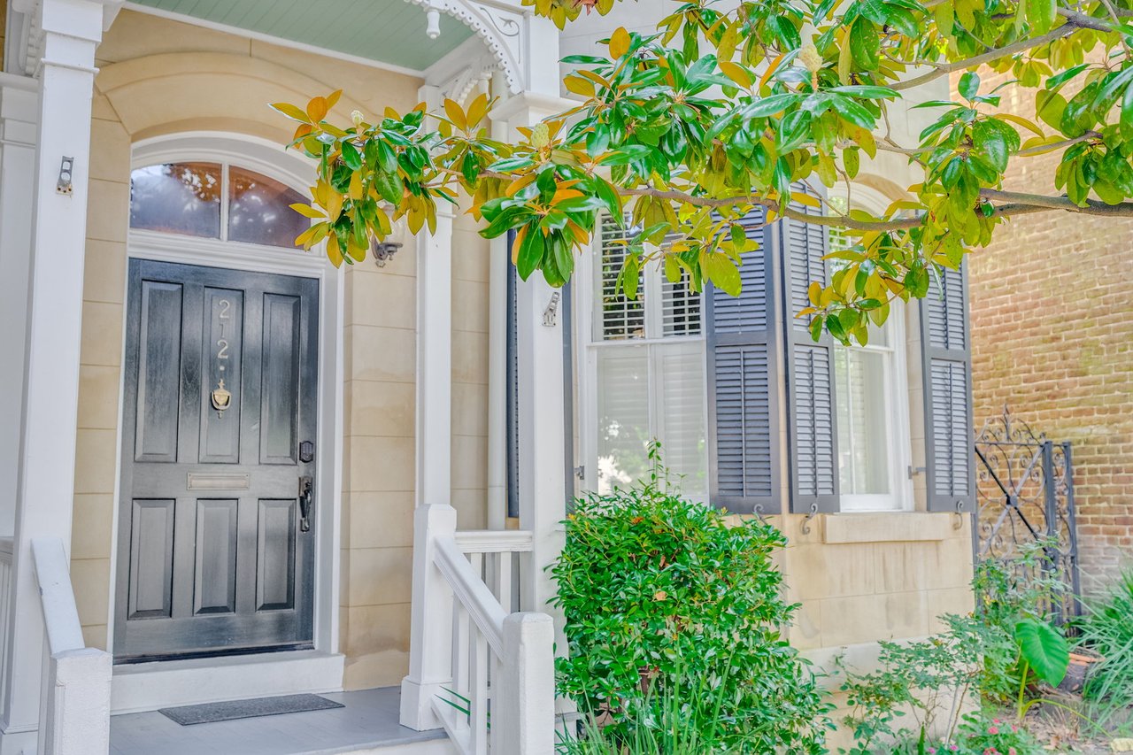 212 West Huntingdon Street