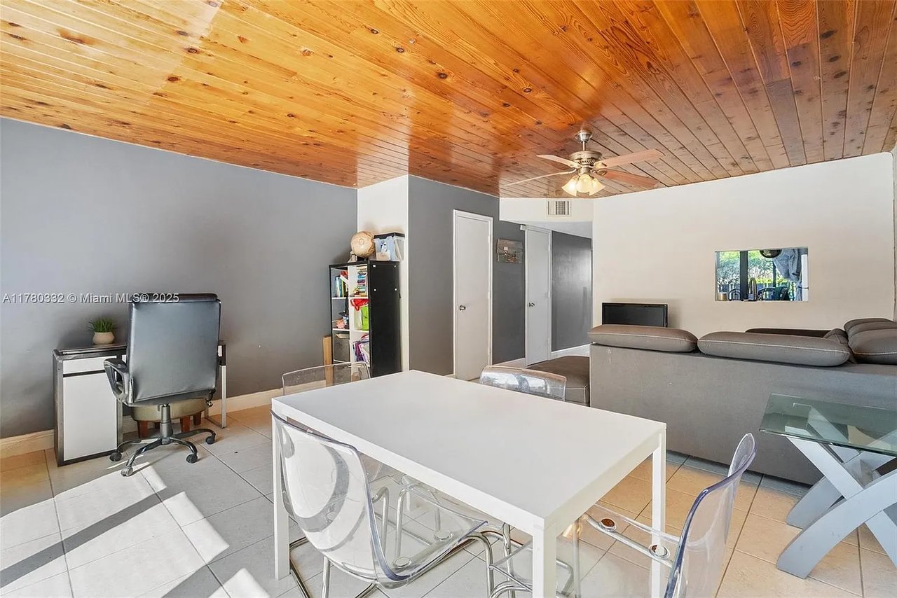 3200 NW 5th Ter Apt 33