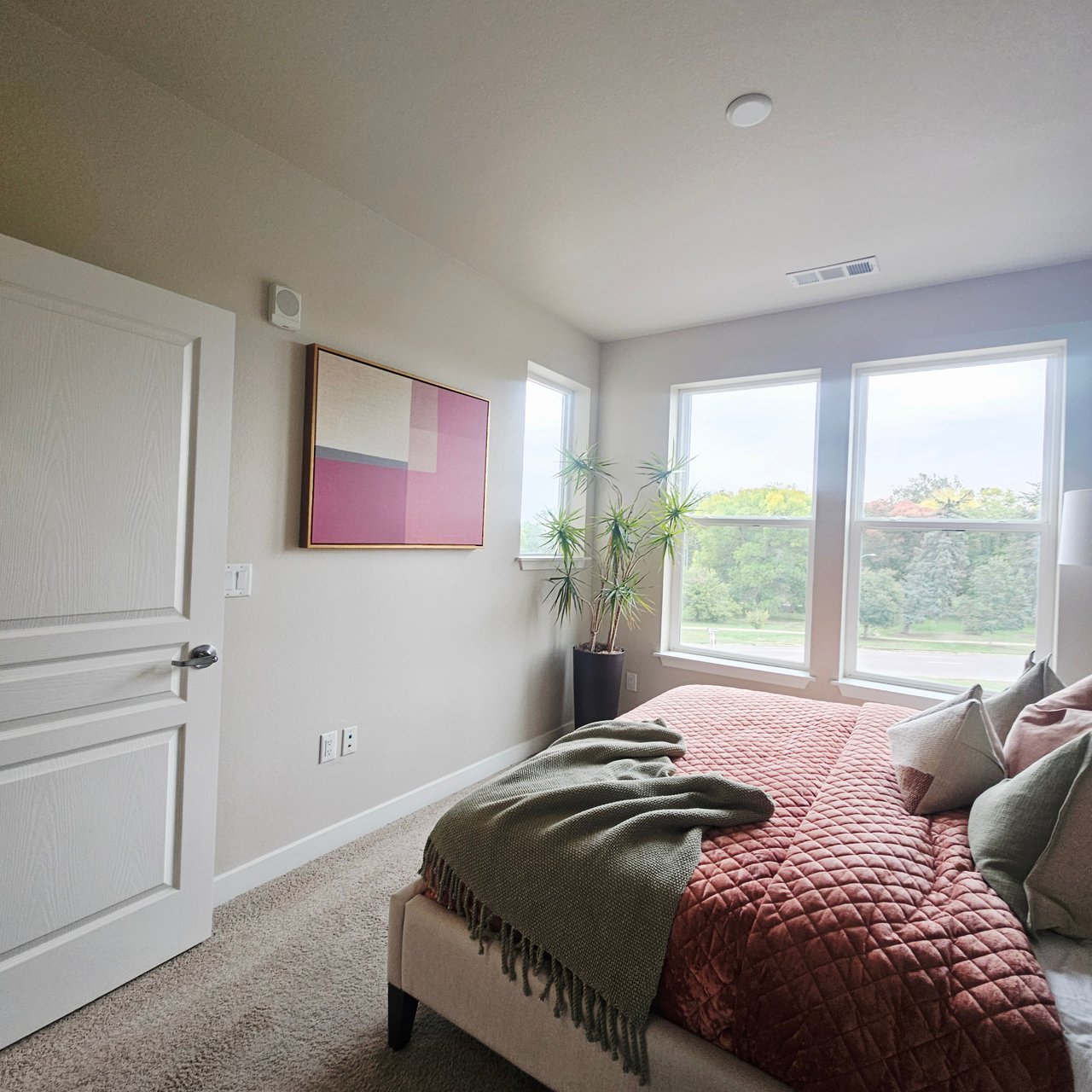 1 Bed / 1 Bath Apartment Near City Park — Denver