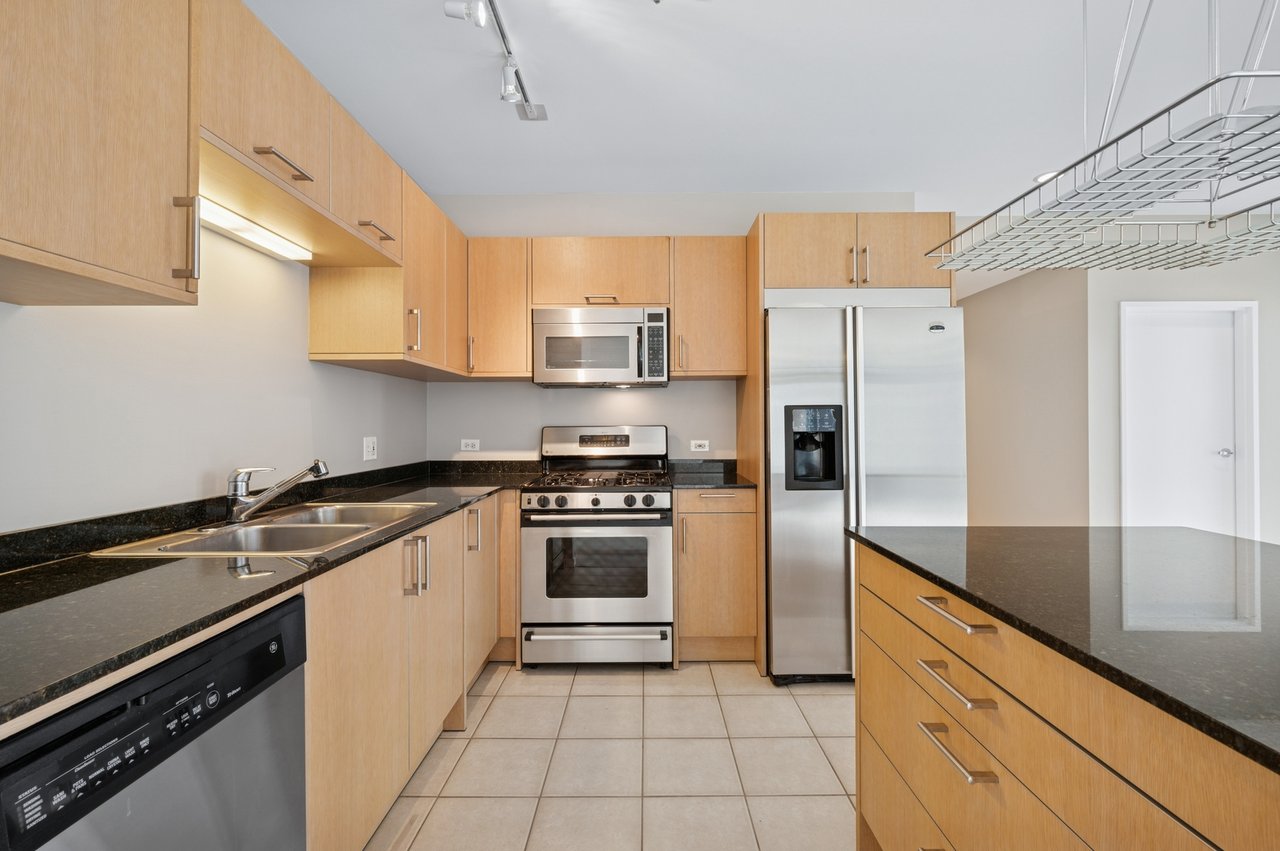 510 W Erie St Unit 604