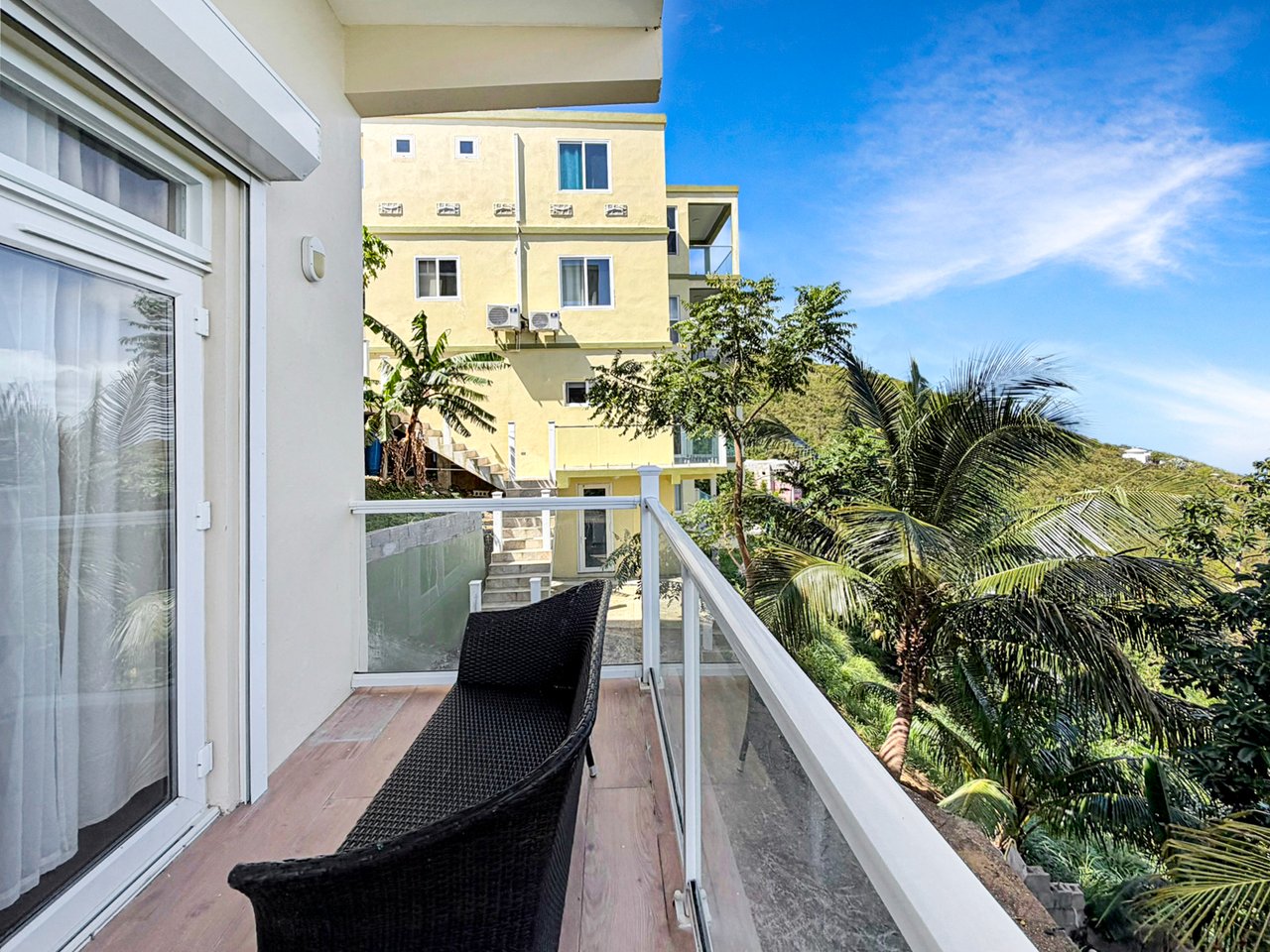 1120 Rogue's Bay 1 Bedroom Apartment