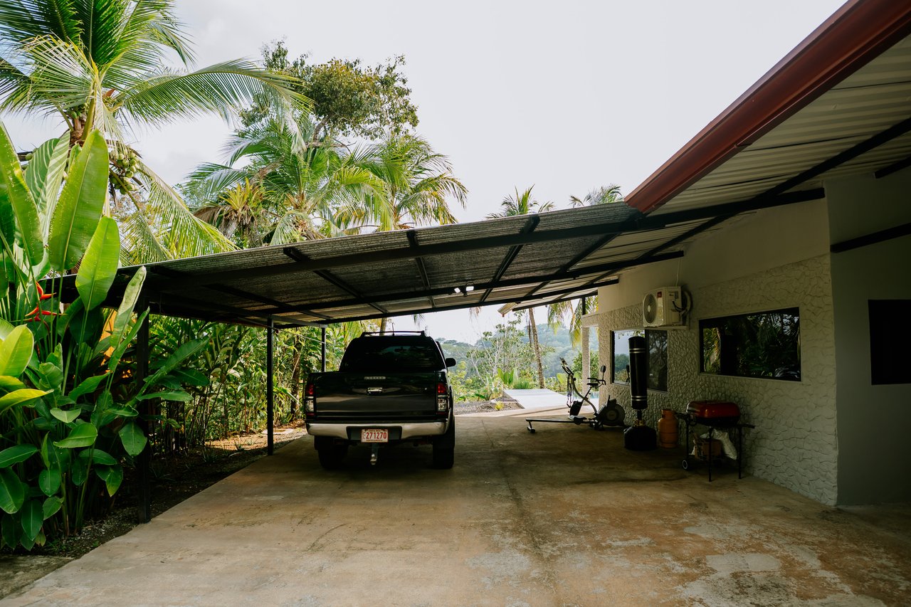 Ocean Peek Paradise Villa - 3 Bed - 1 Bath With a Pool in Hatillo
