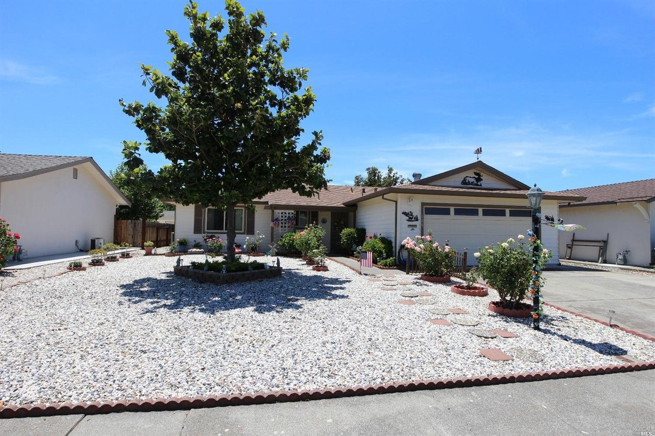 126 Lassen Cir