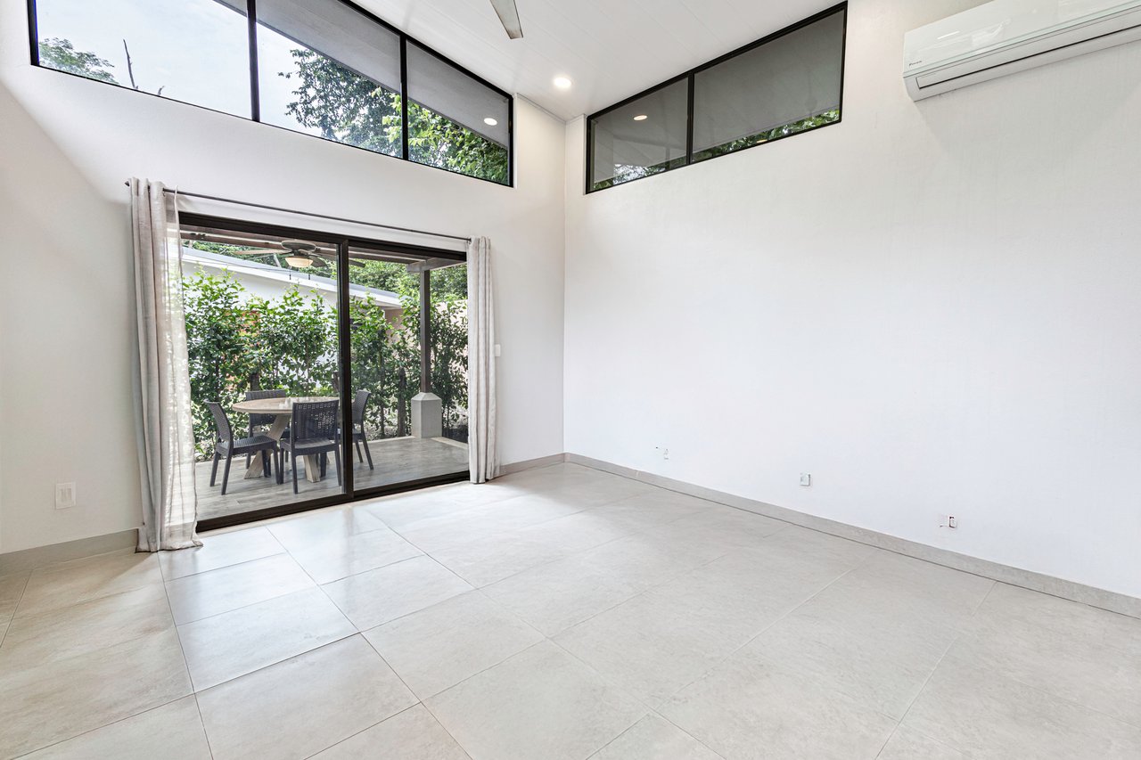 Charming Two Bedroom Casa Ceiba