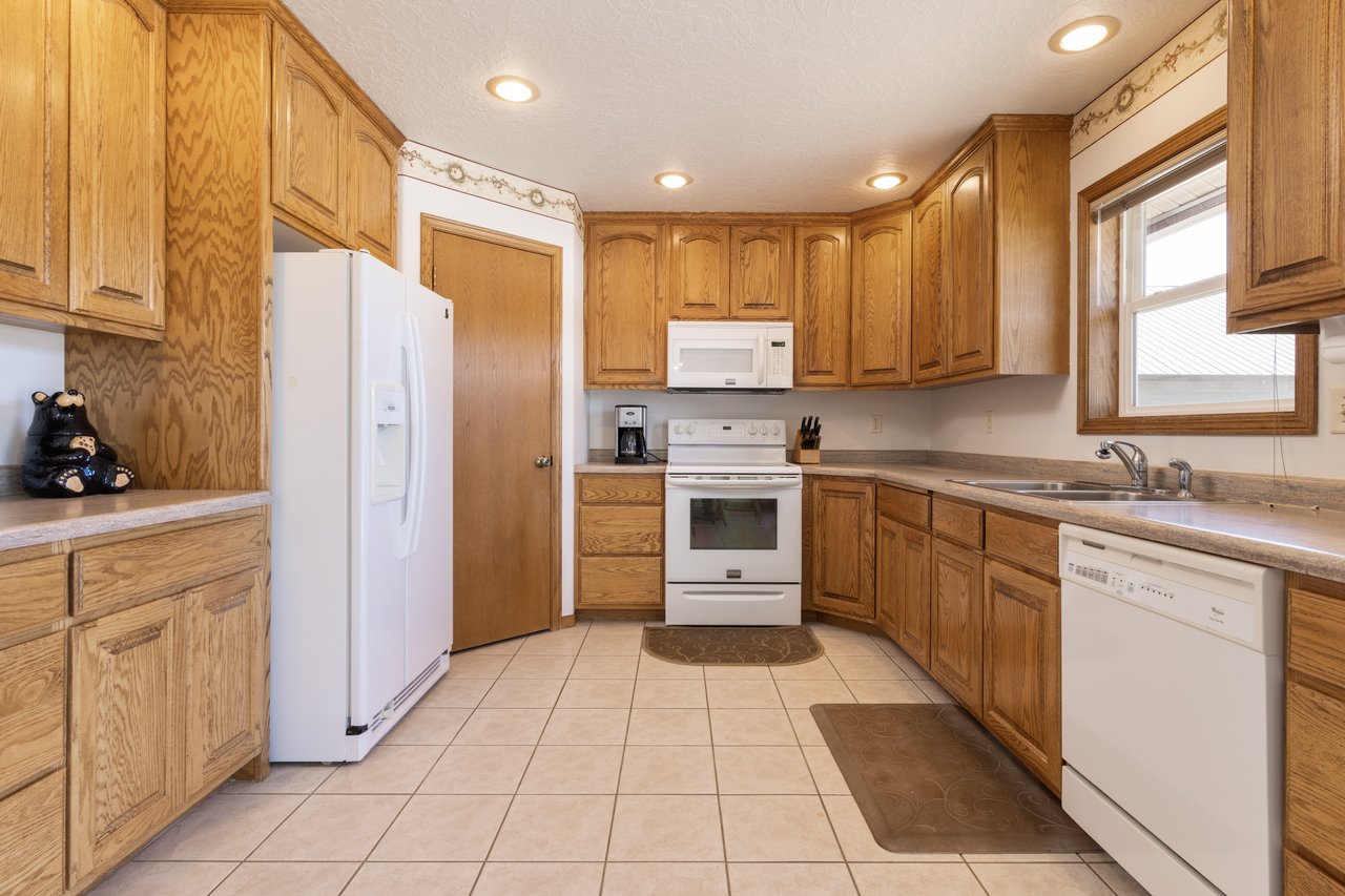 1206 DUFFIN Circle