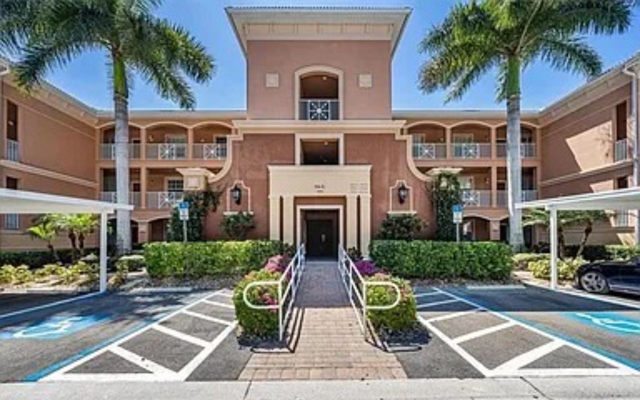 9631 Spanish Moss Way #3916