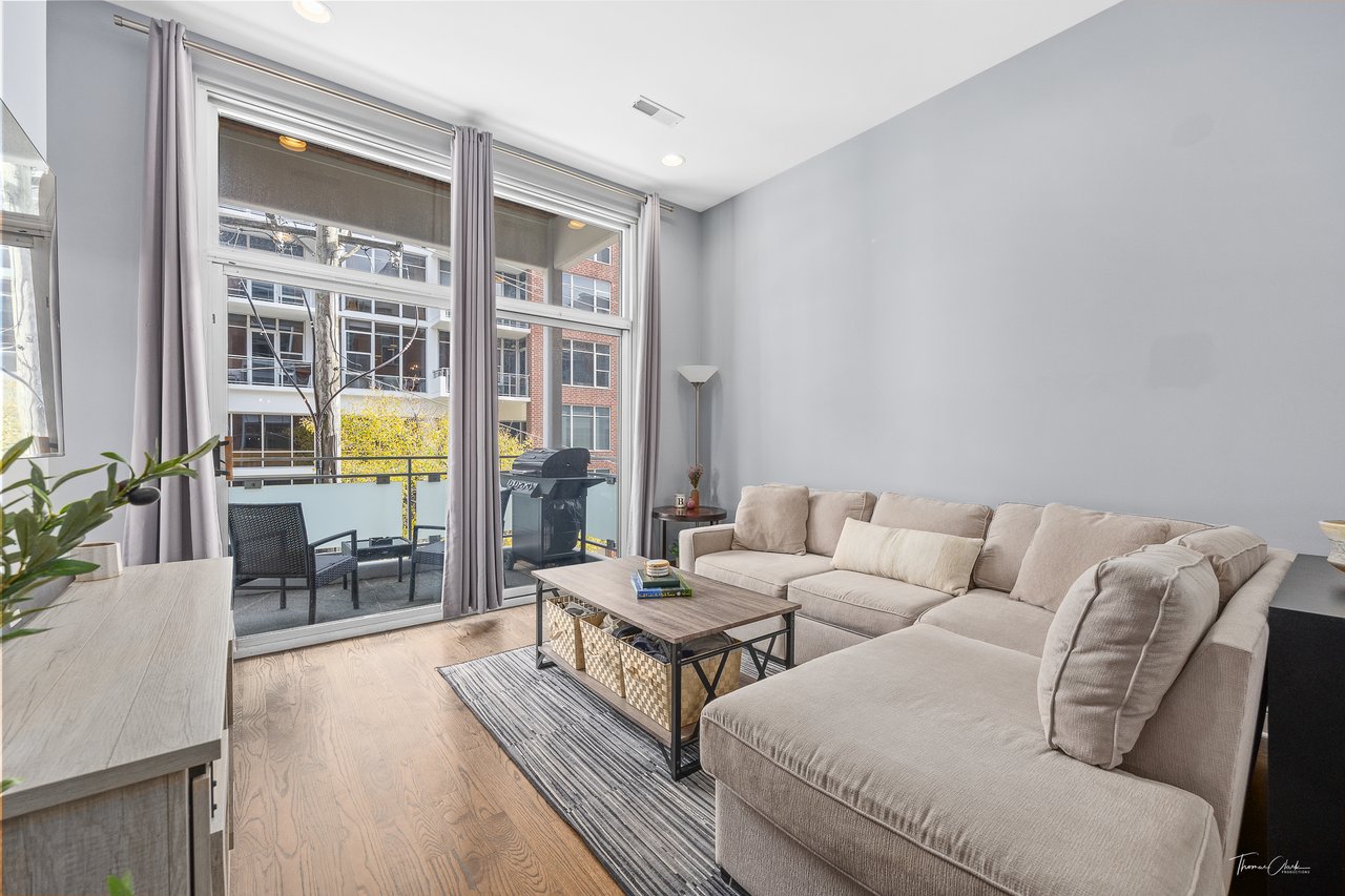 939 W Madison Street Unit: 301