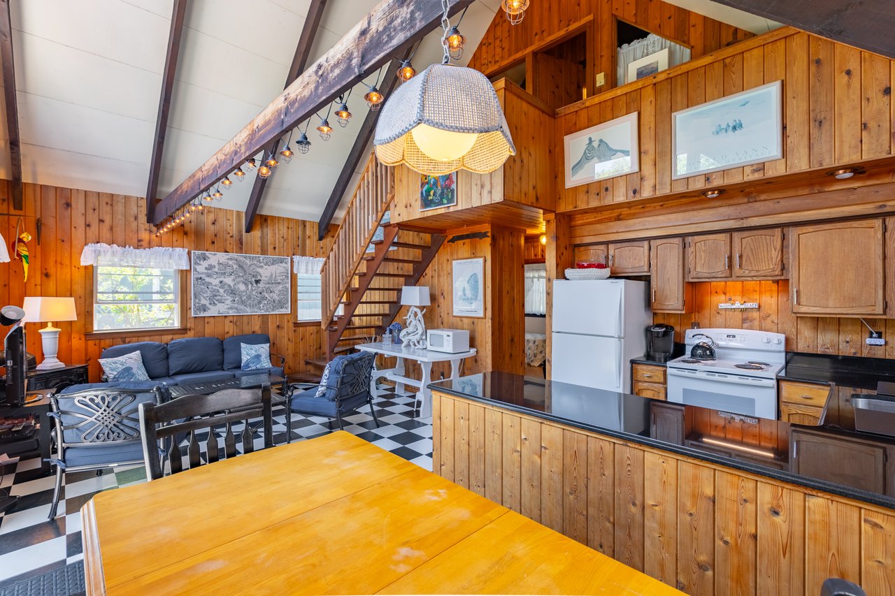 89 Pine Walk