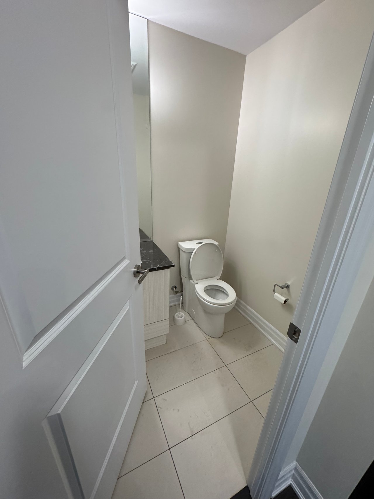 9075 Jane St Unit: 1606