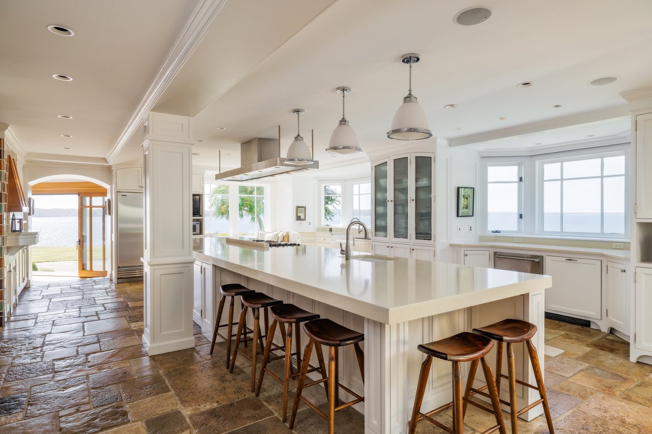 WATERFRONT GIBSON ISLAND ESTATE | 622 MAGOTHY