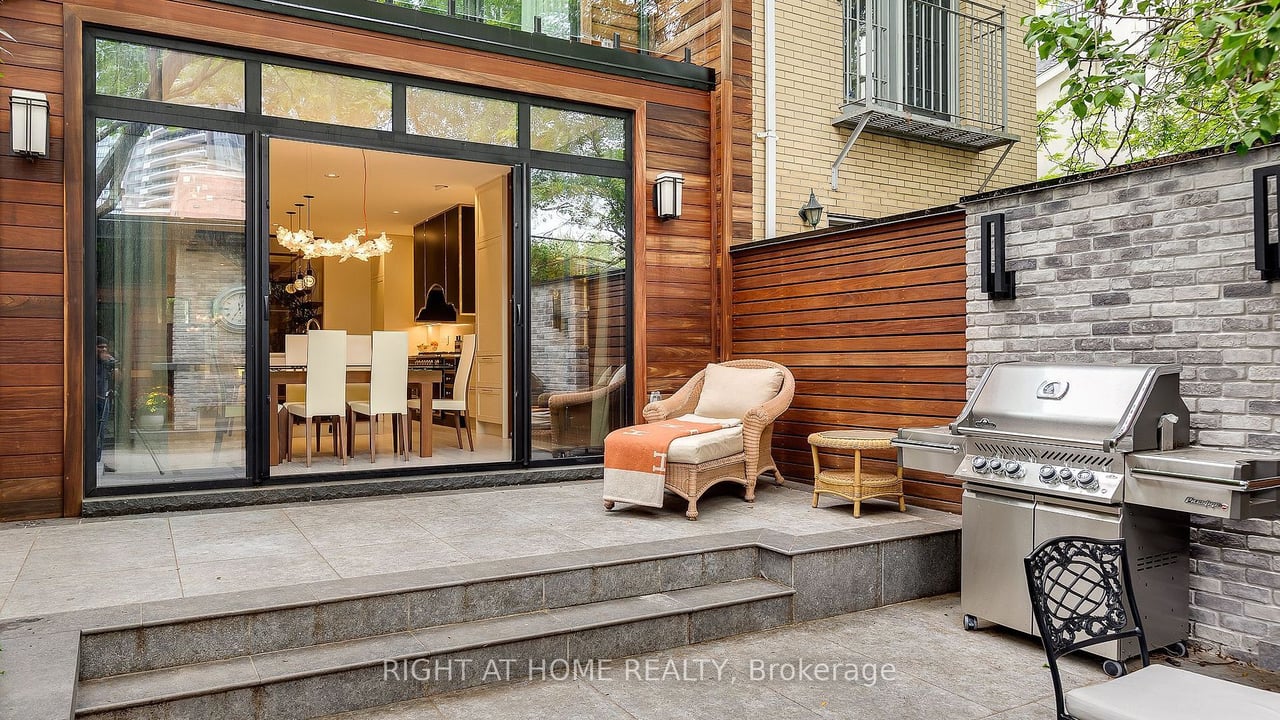 YORKVILLE FORESTY LUXURY