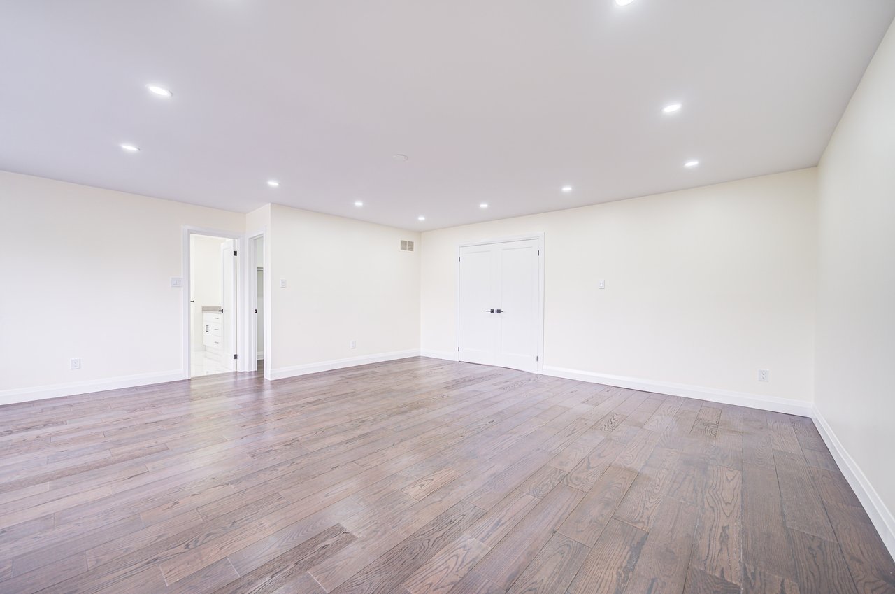 1126 Berkshire Crt