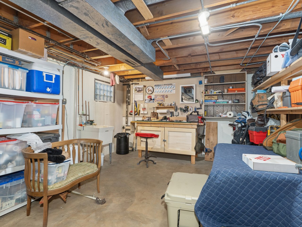 1235  Pin Oak Court