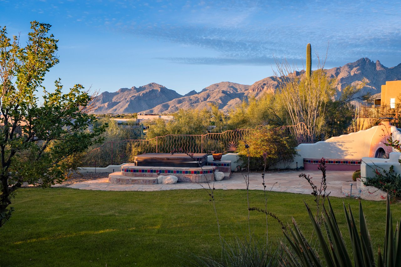 5115 N Corte De Catalonia