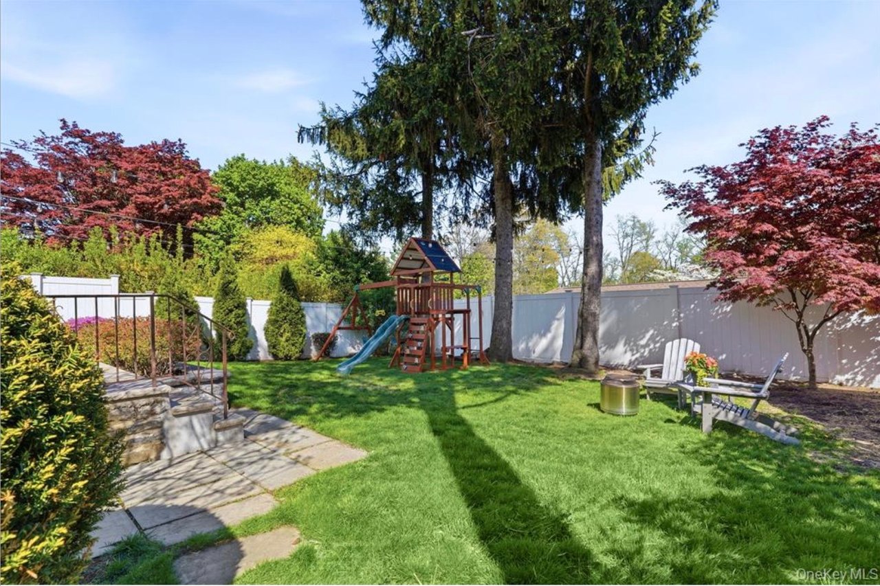 76 Yale Rd, Hartsdale, NY 10530
