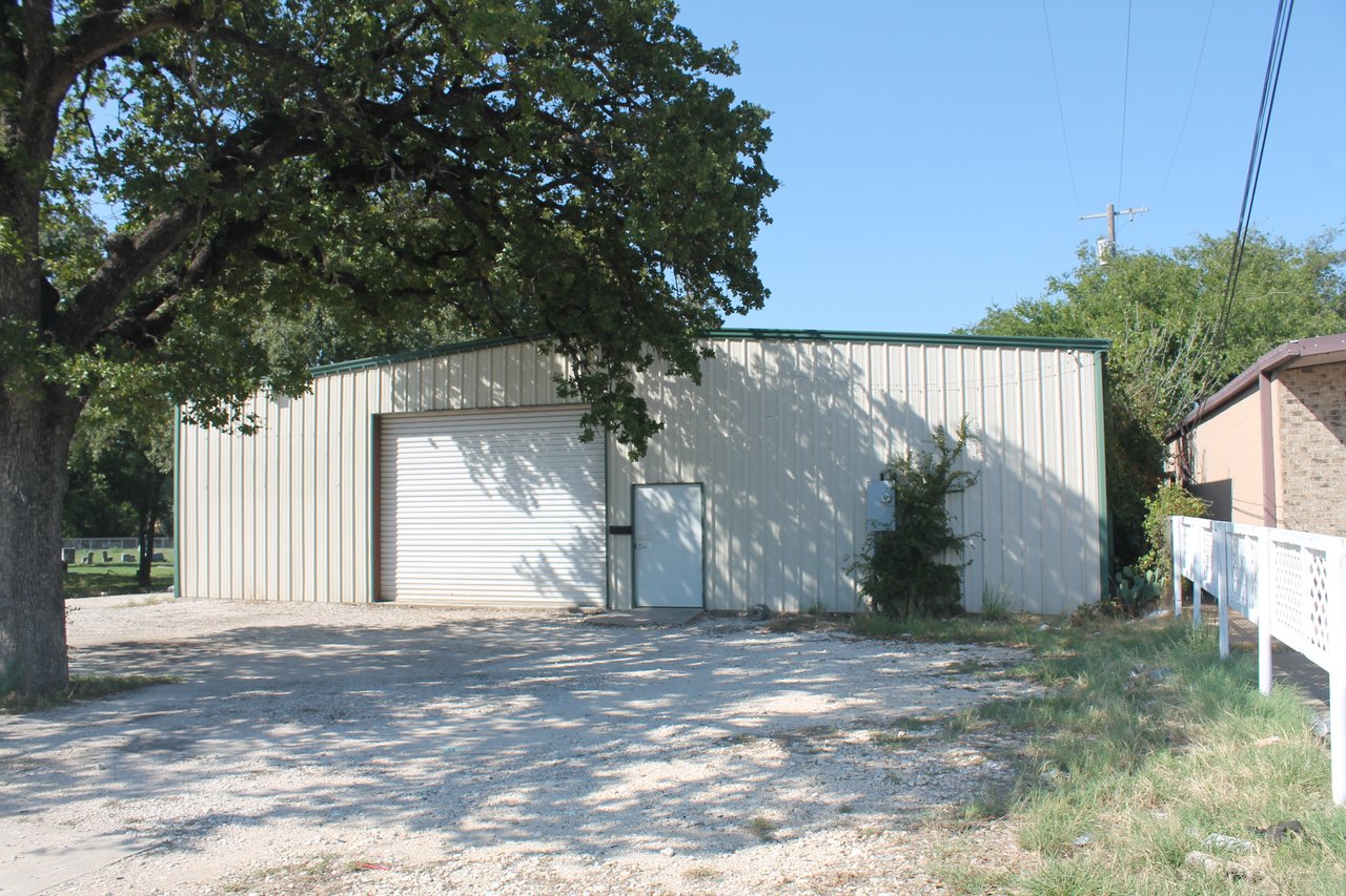 2209 E Main St