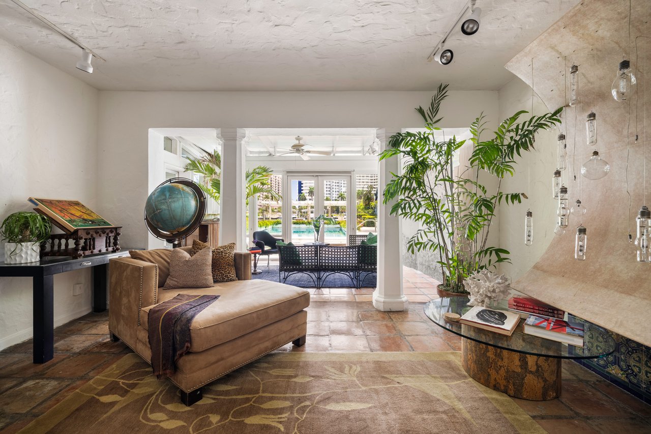 5215 Pine Tree Miami Beach