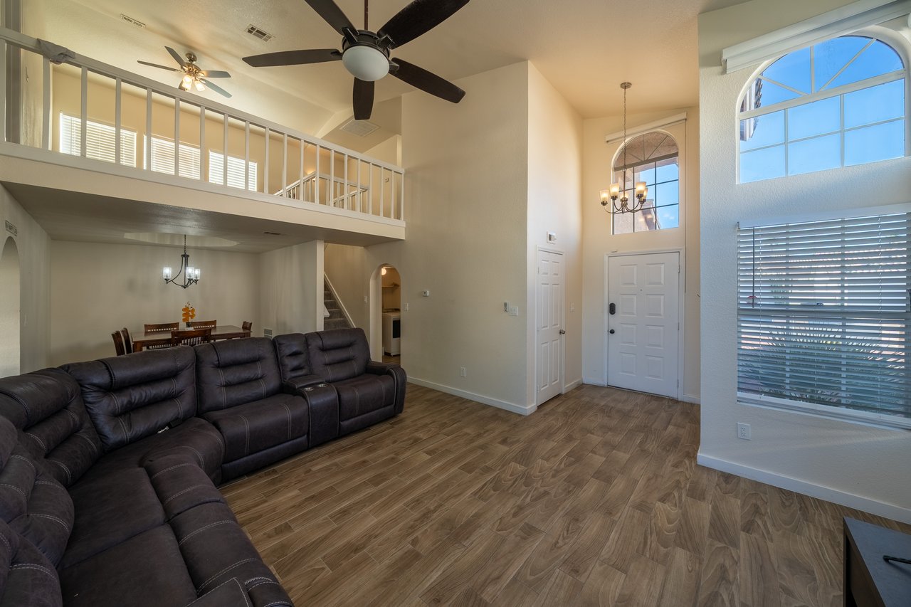 5620 Desert Creek Way