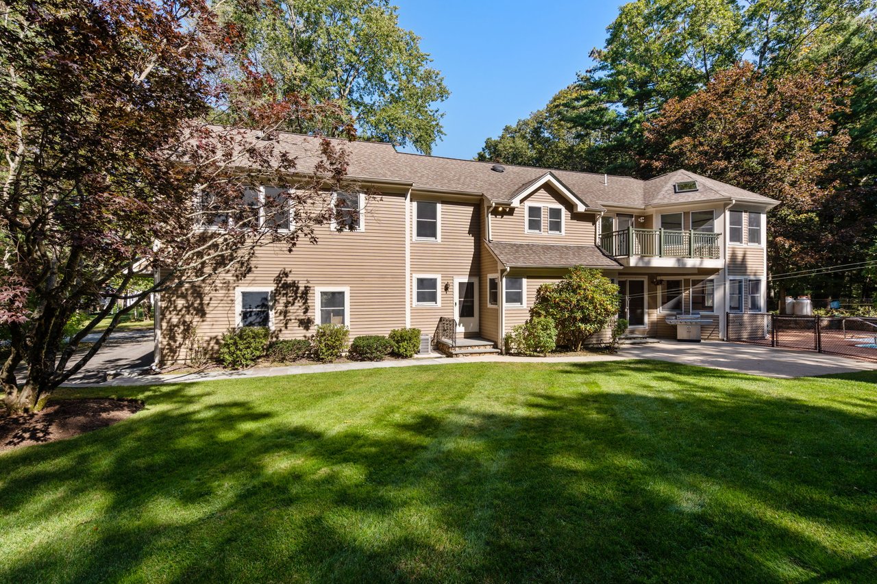 4 Leslie Rd
