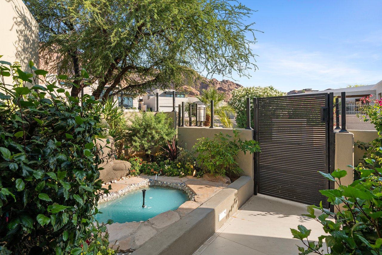 5905 N ECHO CANYON Lane