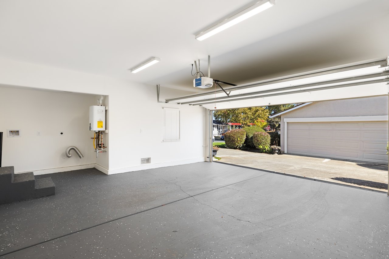 5 Parrott St