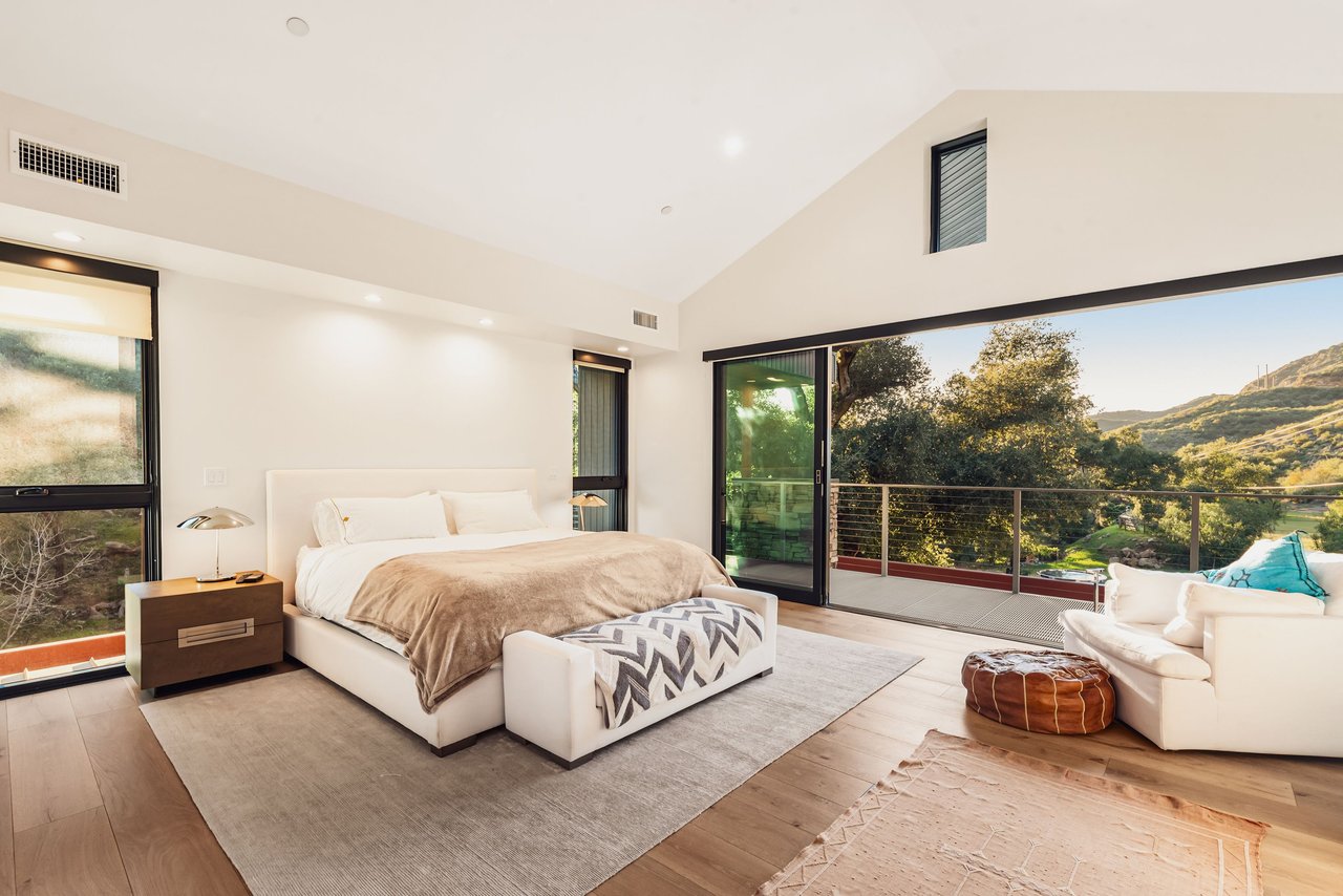 Extraordinary Modern Farmhouse 