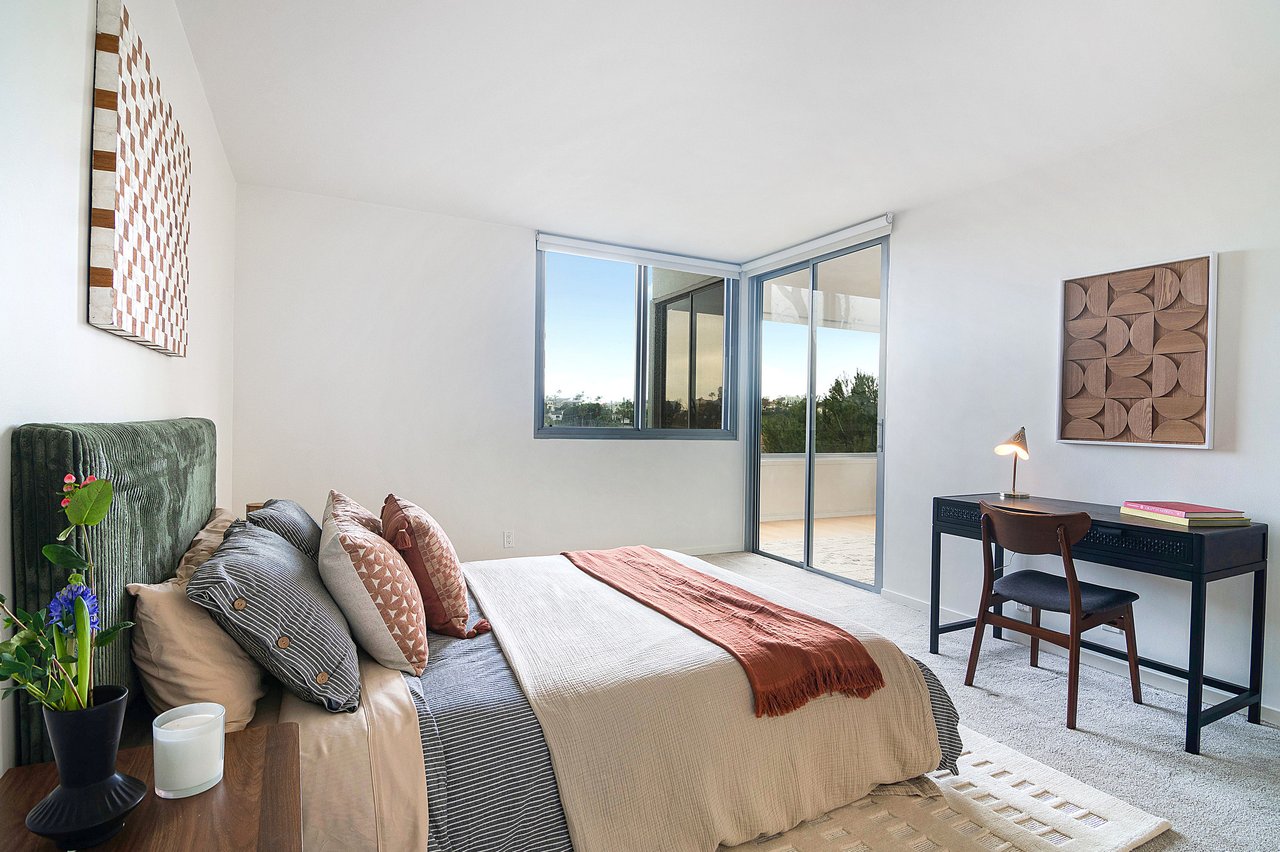 8701 Delgany Ave, #208