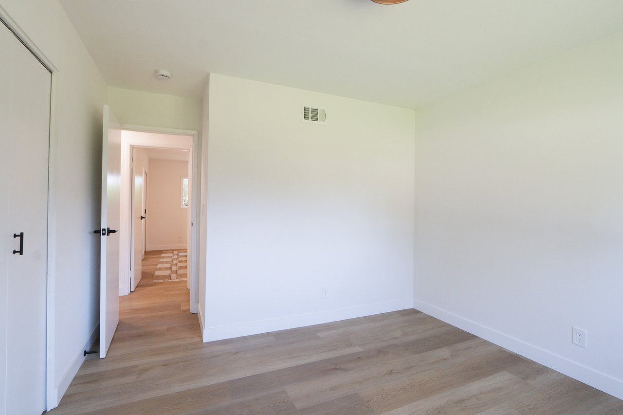 476 Jeanne Ct