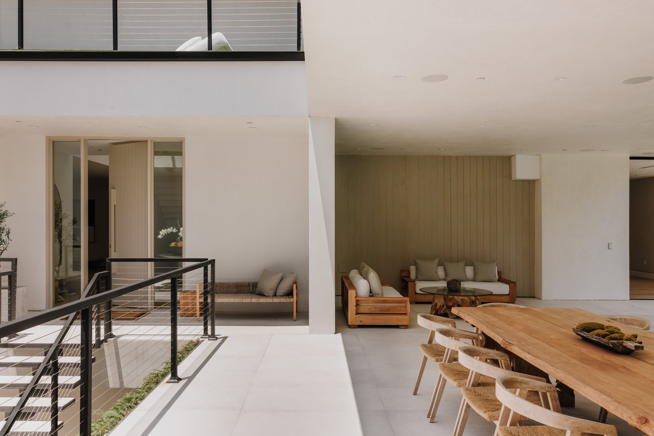 260 S Canyon View Dr