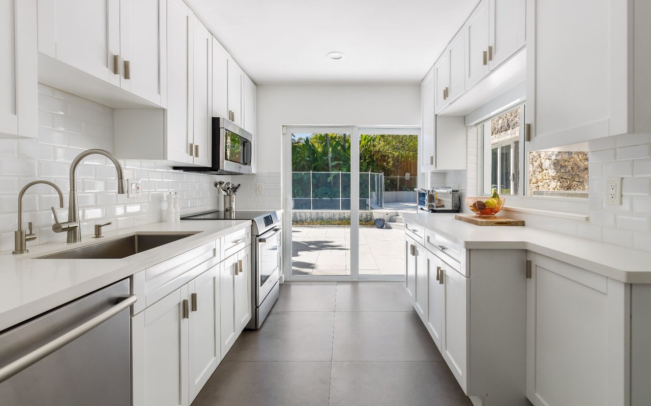 The Benefits of Buying a Multi-Generational Home (Infographic)