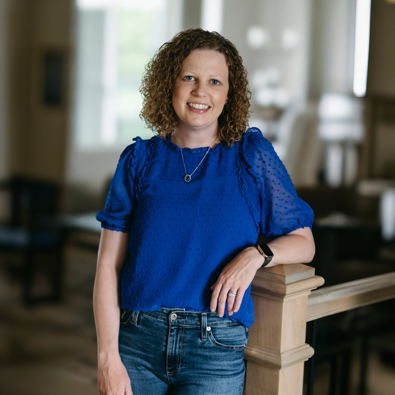 Anne Pescia Overland Park, KS Real Estate Agent Headshot