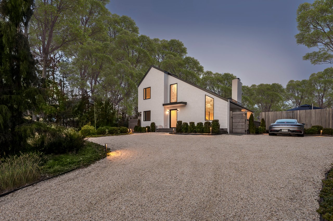 10 North Wooley Street