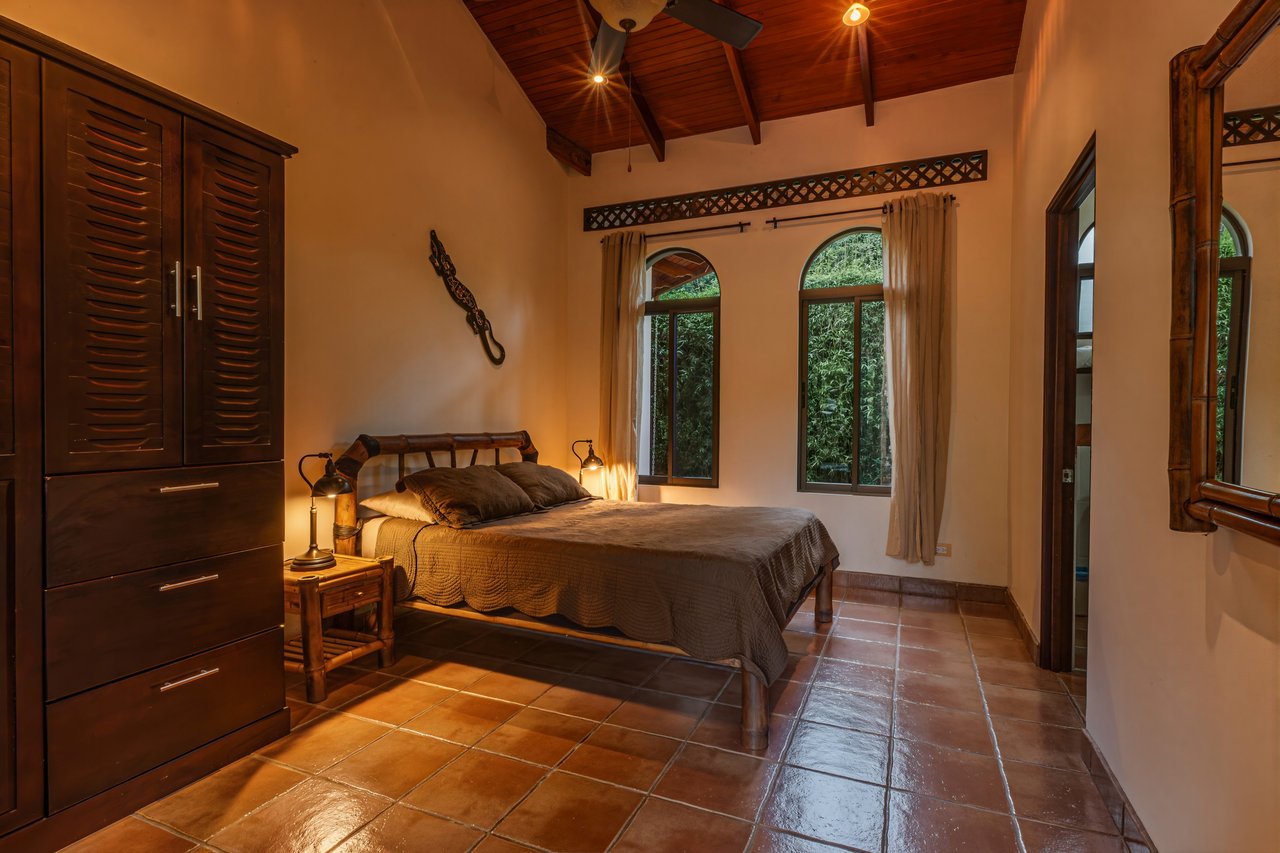 Ojochal Tropical Retreat | 4 Ensuite Bedrooms, Pool & Outdoor Living