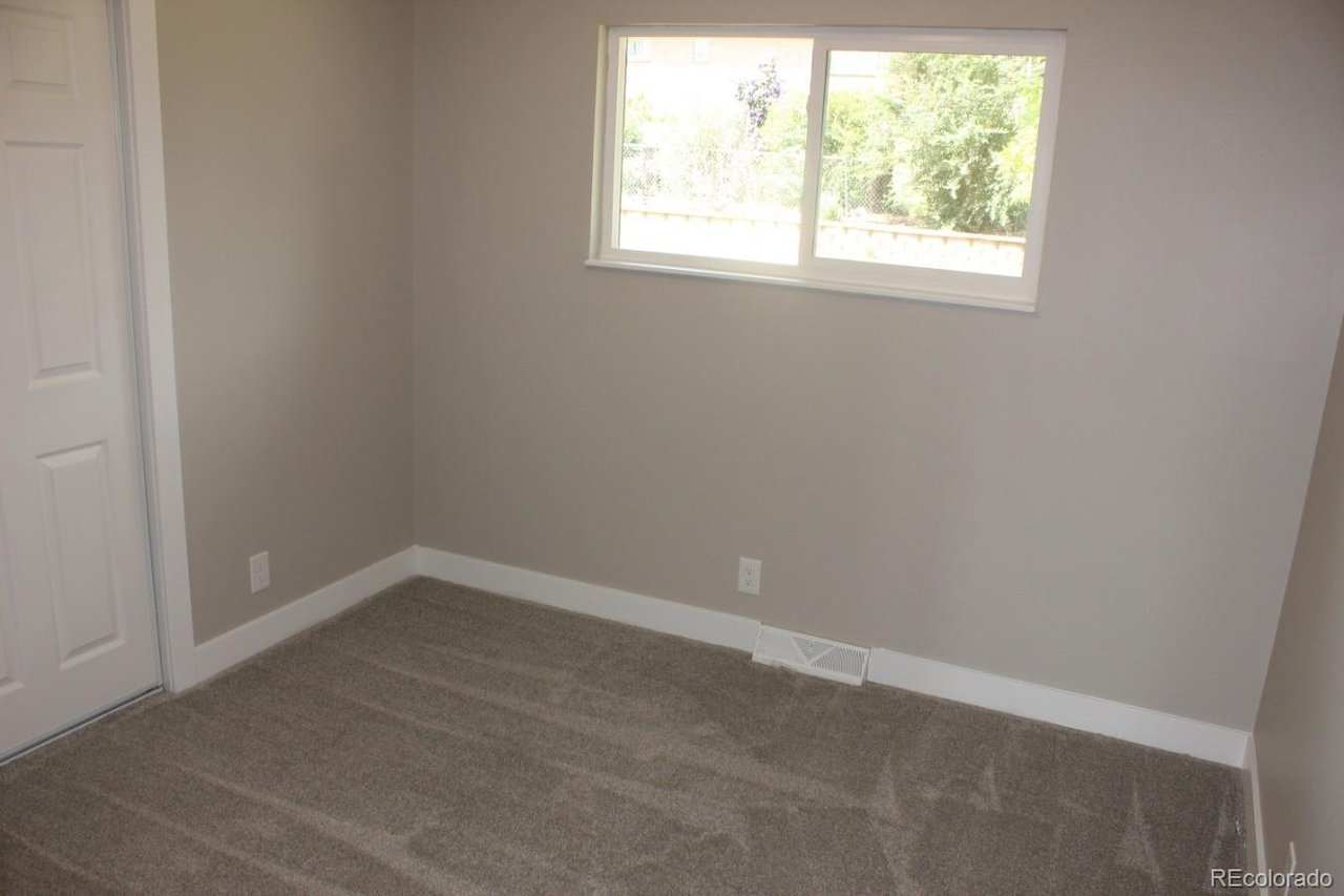 5277 S Mabre Ct