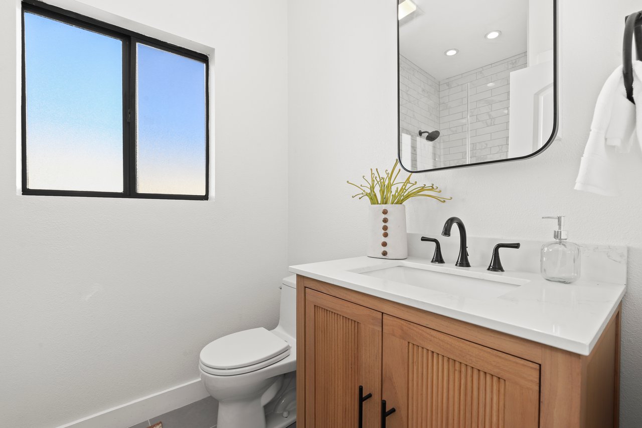 1049 16th Street, Unit 5