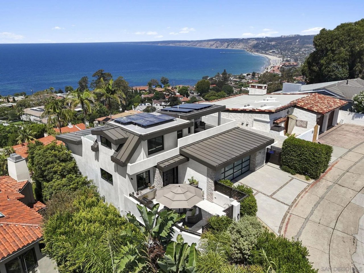 1586 Crespo Dr