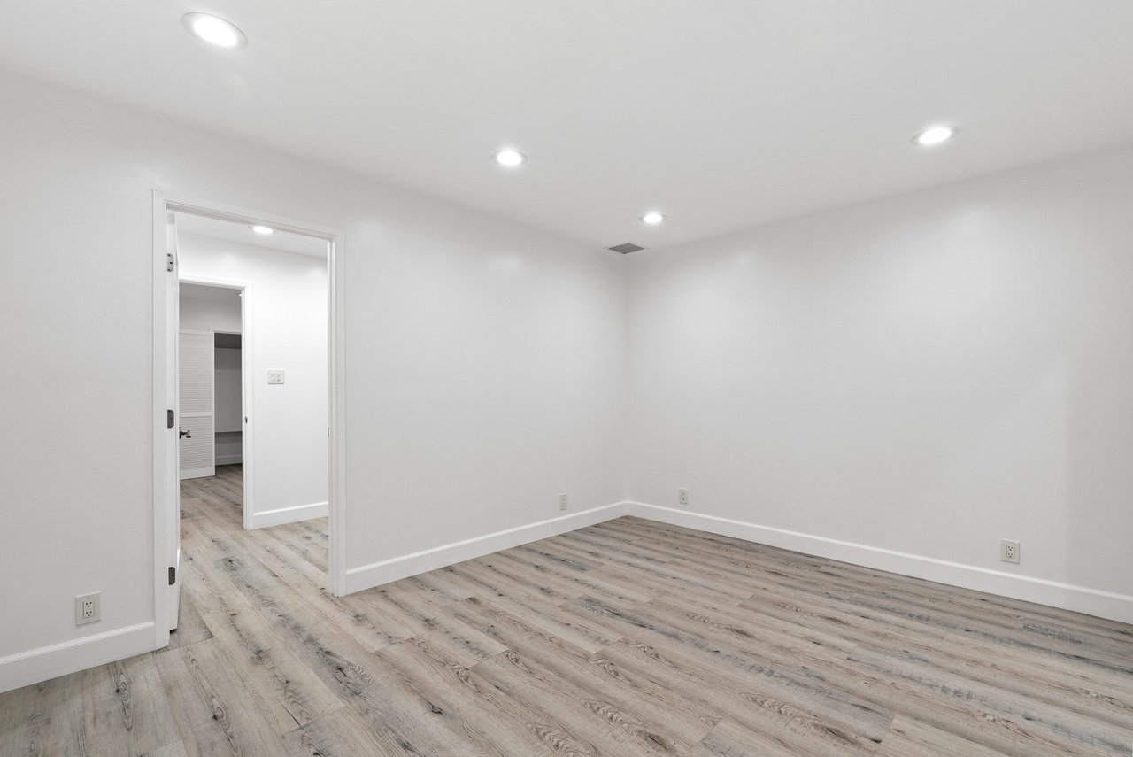 706 N Maple Dr, Beverly Hills