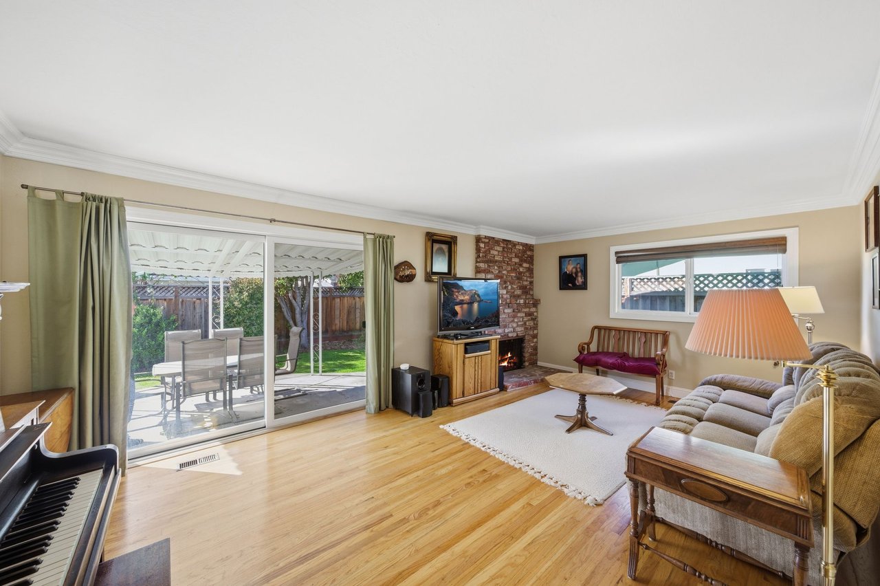 1135 Greenbriar Ave
