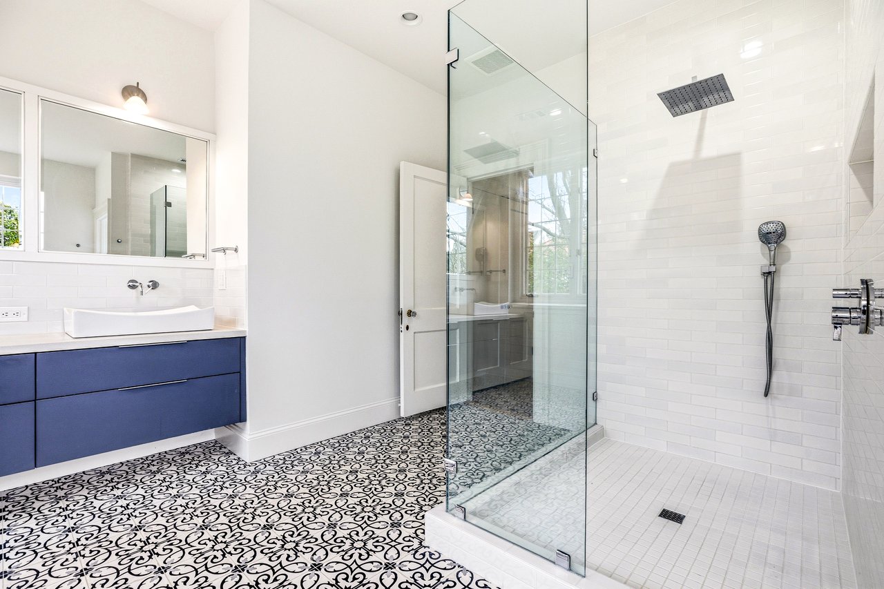 794 Springdale Road NE