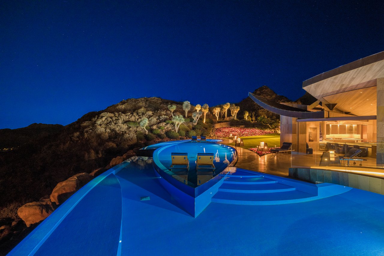 706 Summit Cv